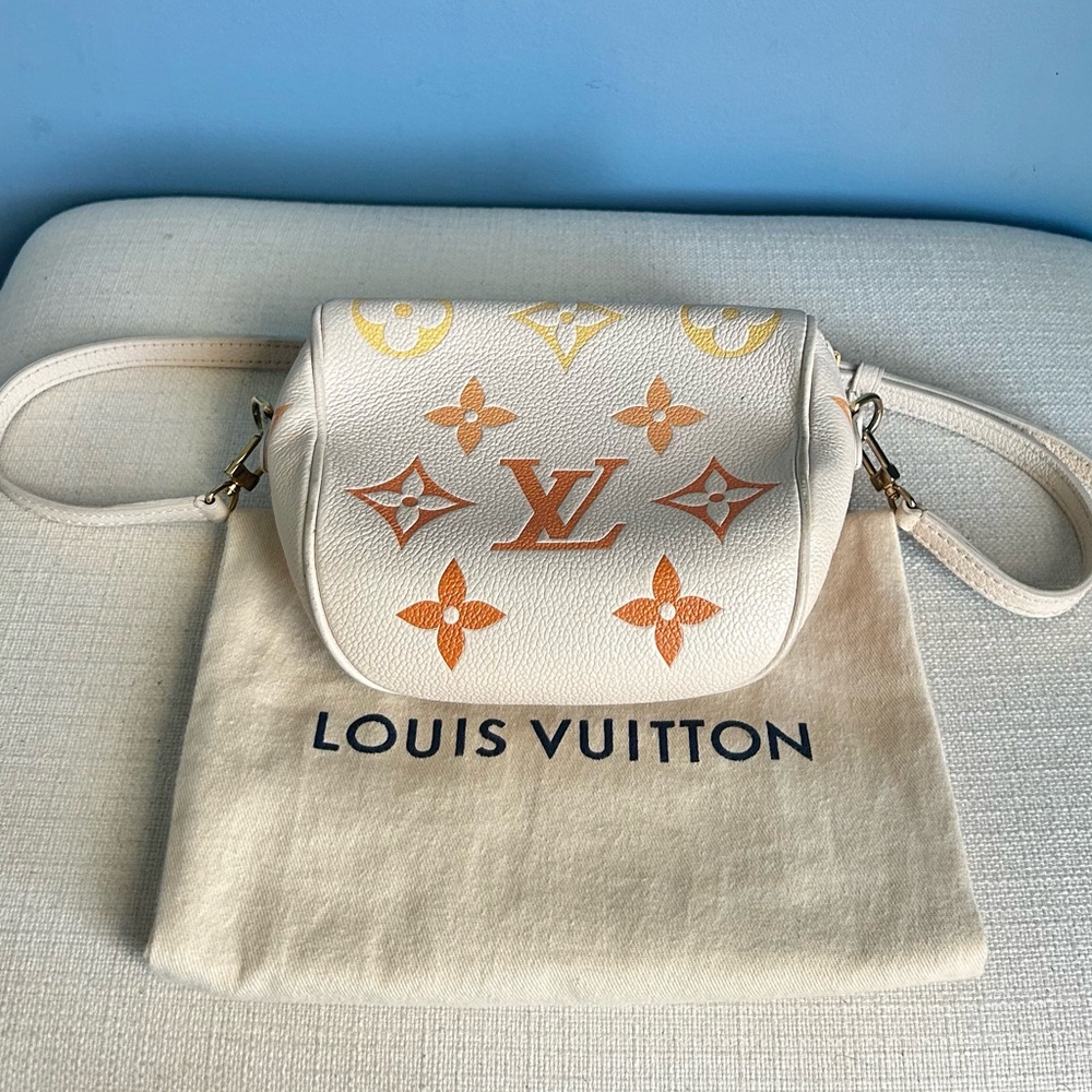 Louis Vuitton By The Pool Mini Bum Bag - Picture 5 of 14
